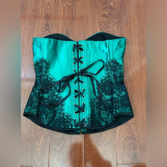 Victorian Green Lace Corset - Picture 5 of 6